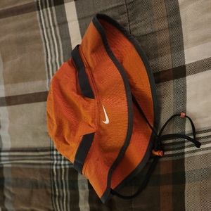 Nike bucket hat